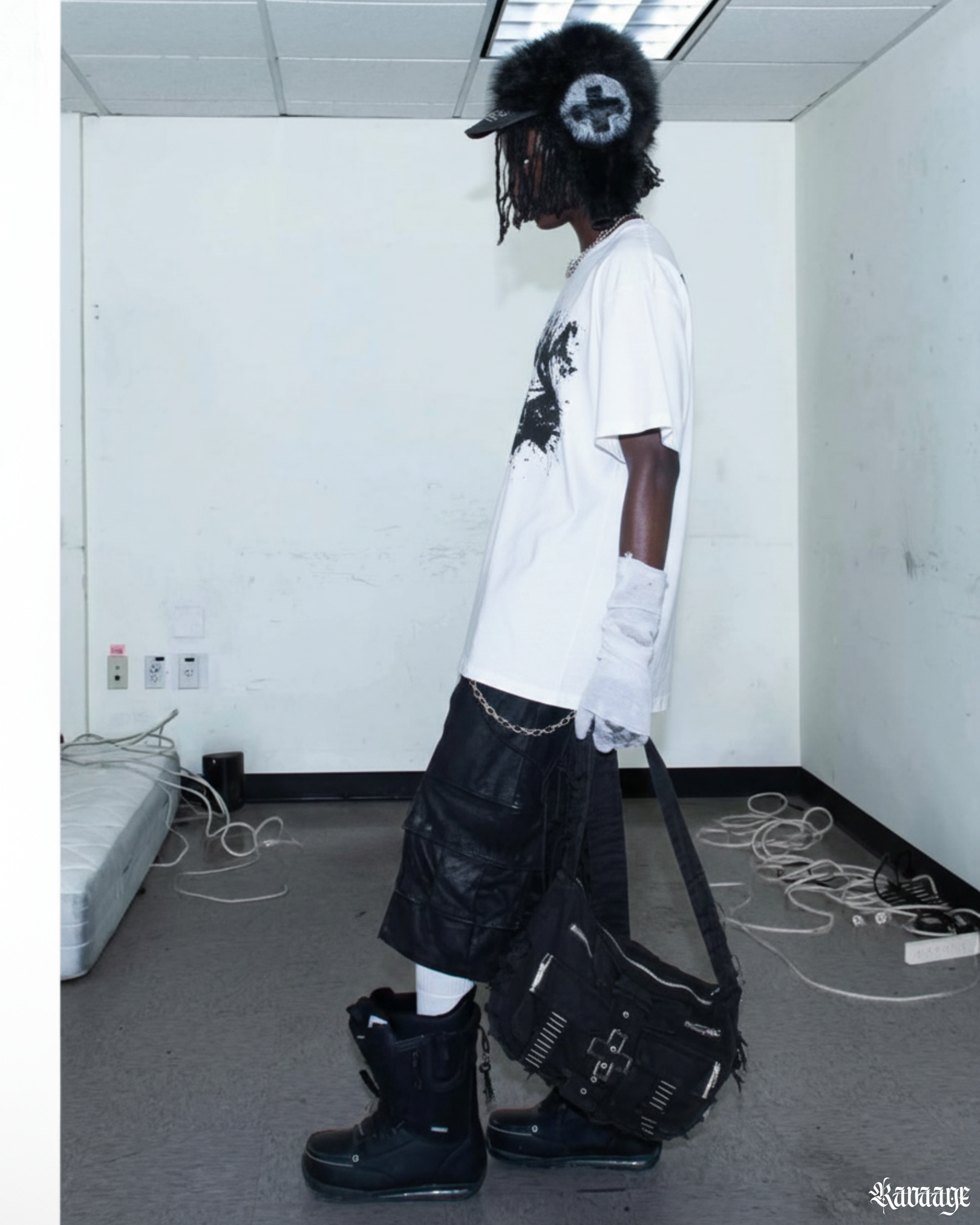 DISSOCIATION BOXY  OVERSIZED TSHIRT